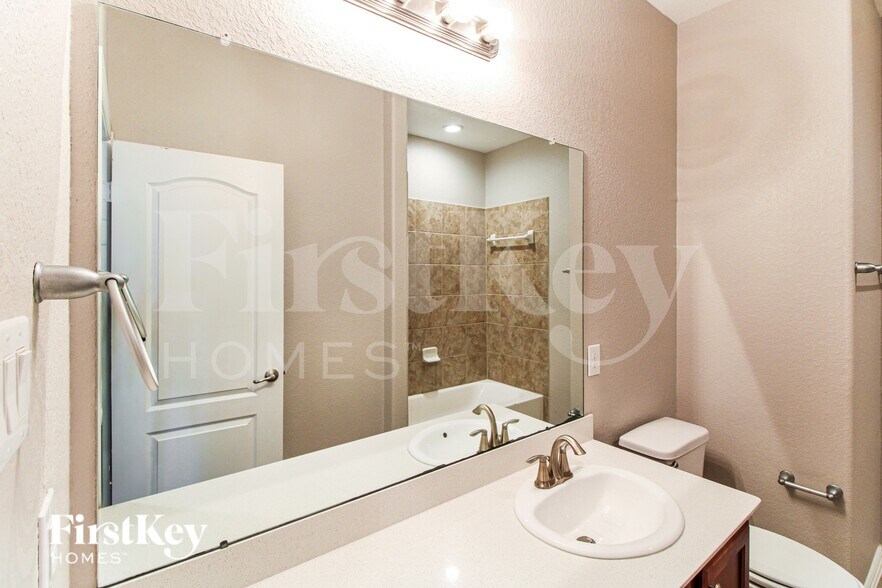 Building Photo - 131 Brazos Dr