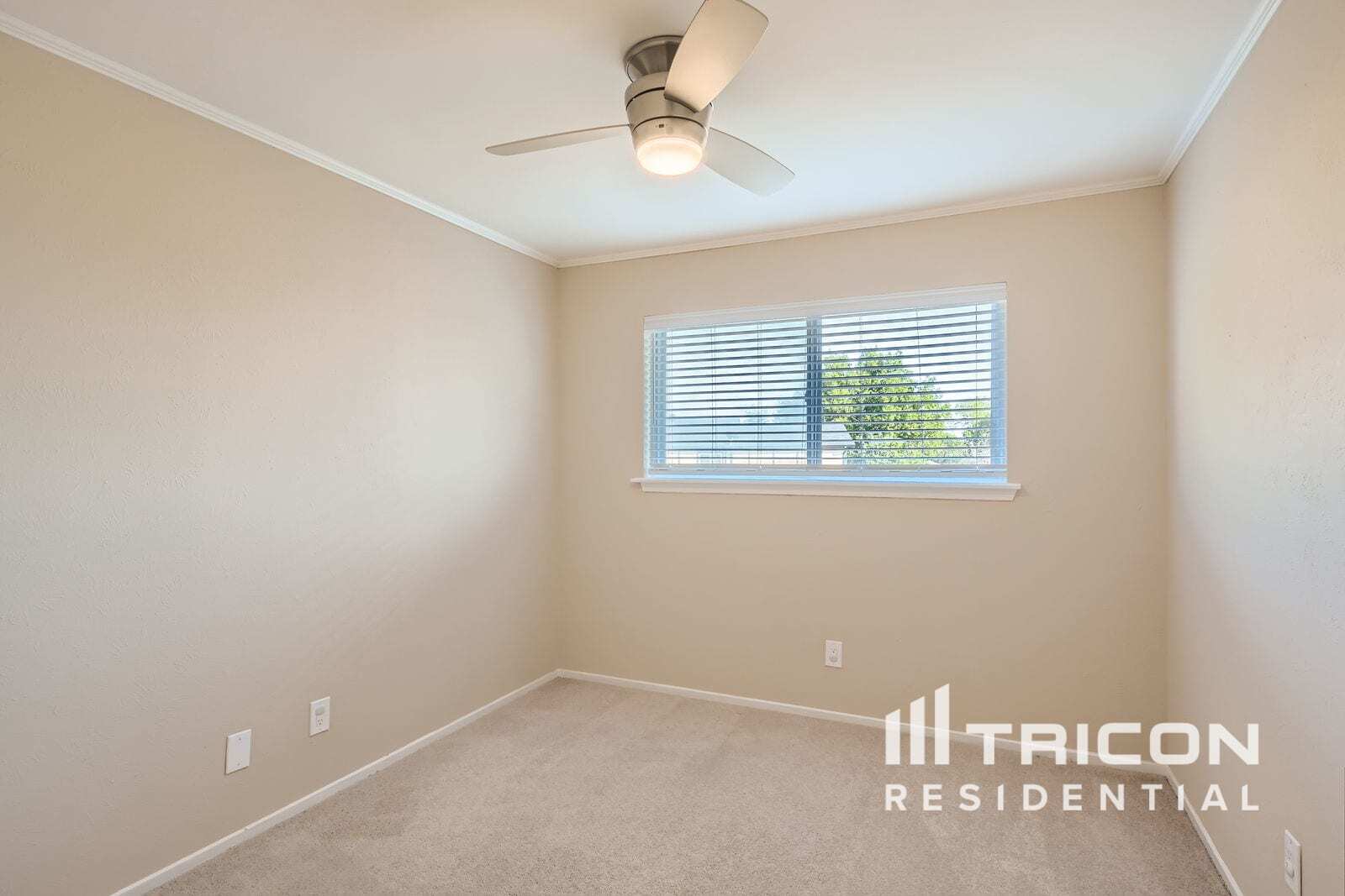 Building Photo - 1712 Hartford Dr