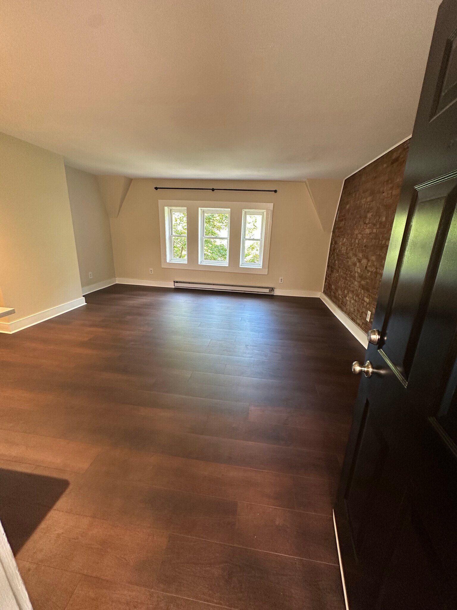 Building Photo - 367 State St