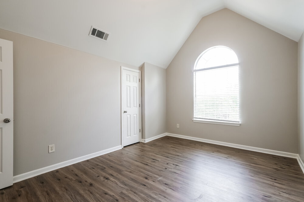Building Photo - 4940 Hopewell Manor Dr
