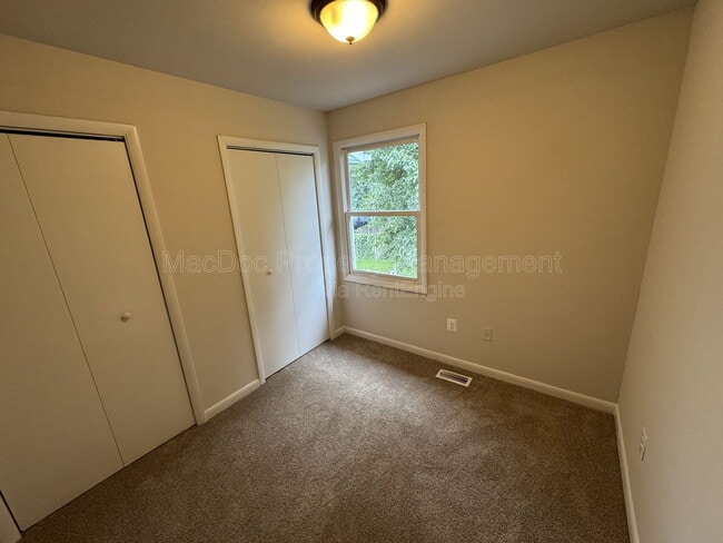 Building Photo - 5140 Redbud Rd