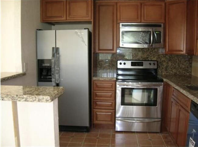 Building Photo - 166 Valencia Dr