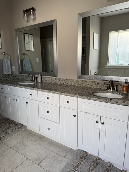 Building Photo - 103 Ella Hill St