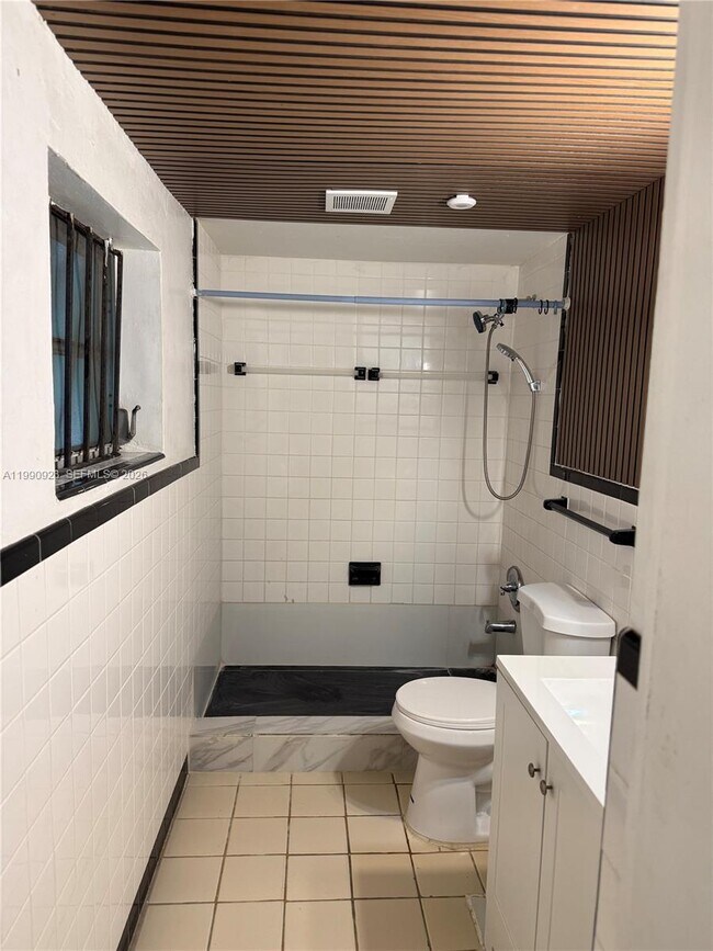 Building Photo - 1230 NW 180th Terrace