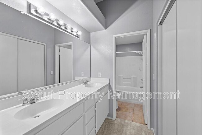 Building Photo - 31654 Granville Dr