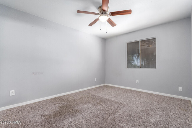 Building Photo - 10227 N 7th Pl