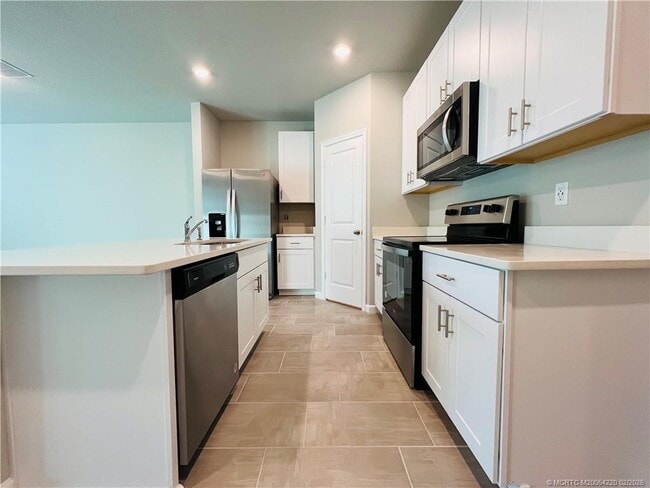 Building Photo - 3913 SE Mentmore Ln