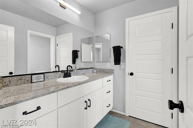 Building Photo - 7481 Moonglade St
