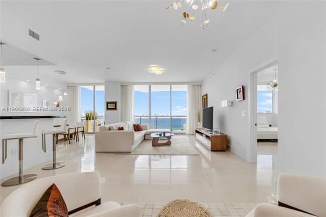 Building Photo - 7901 Hispanola Ave