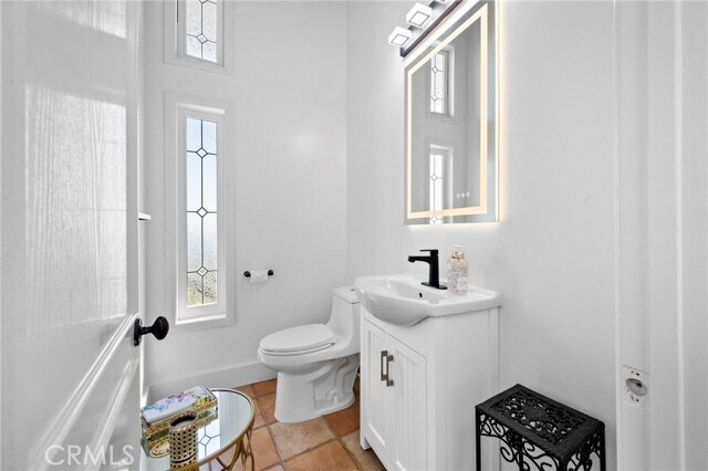 Building Photo - 1560 Sunset Ridge Dr