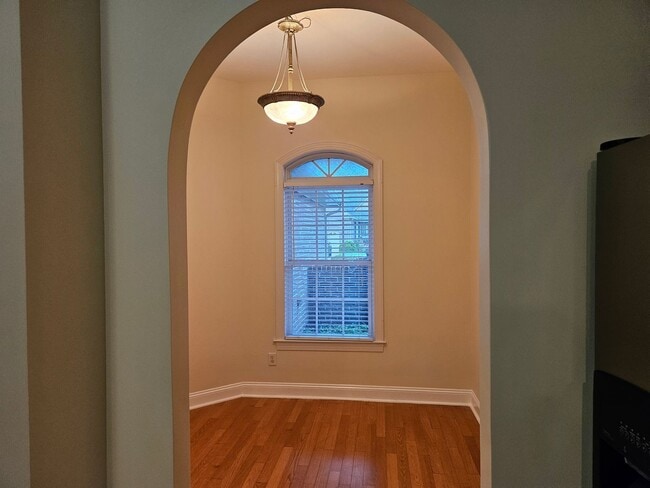 Building Photo - Beautiful 3 Bedroom 2 bath Home in Hampste...