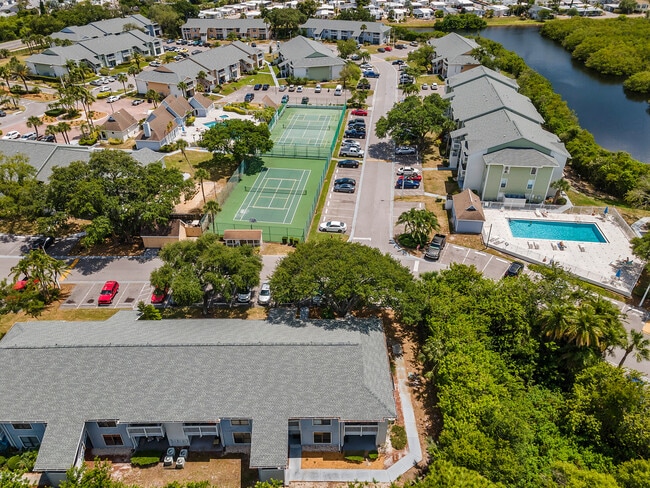 Building Photo - 455 Alt 19