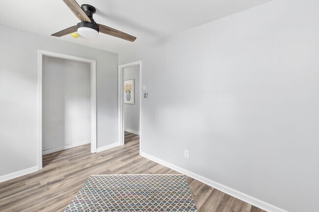 Building Photo - 10511 Lunswood Rd