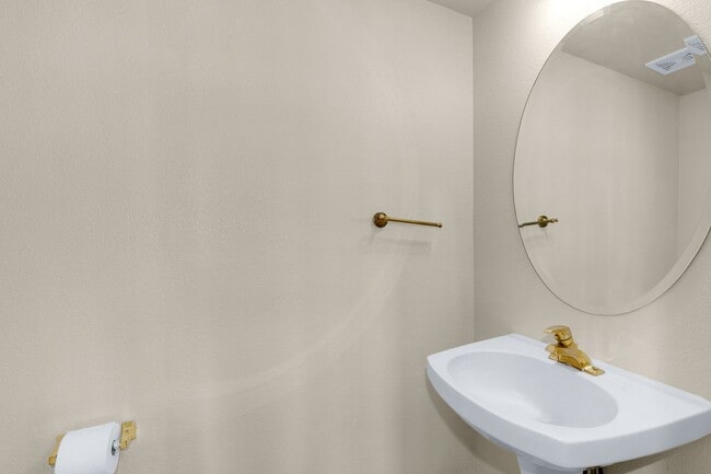 Building Photo - Pinon Valley 2 story 3 bedroom home