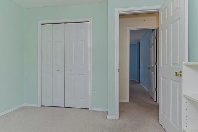 Building Photo - 244 Parktrail Rd