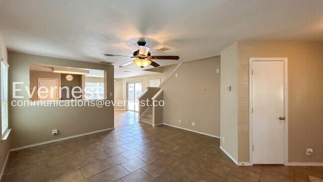 Building Photo - 3 Bed, 3 Bath Home with Garage / Pet-Friendly / Available Now!