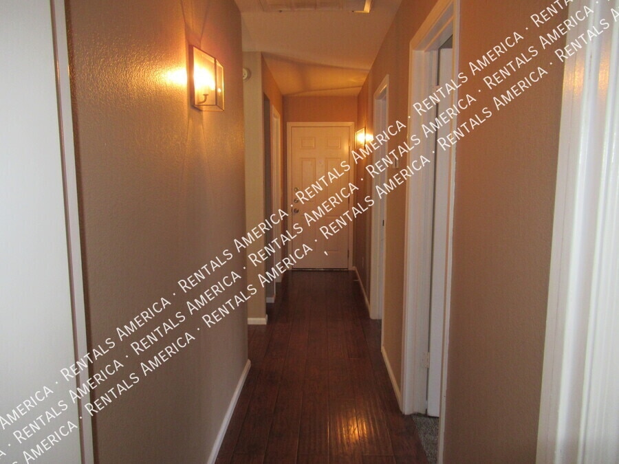 Building Photo - 3142 W Foothill Dr