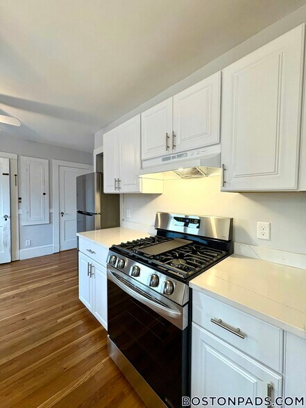 Building Photo - 15 Edgecliff Rd