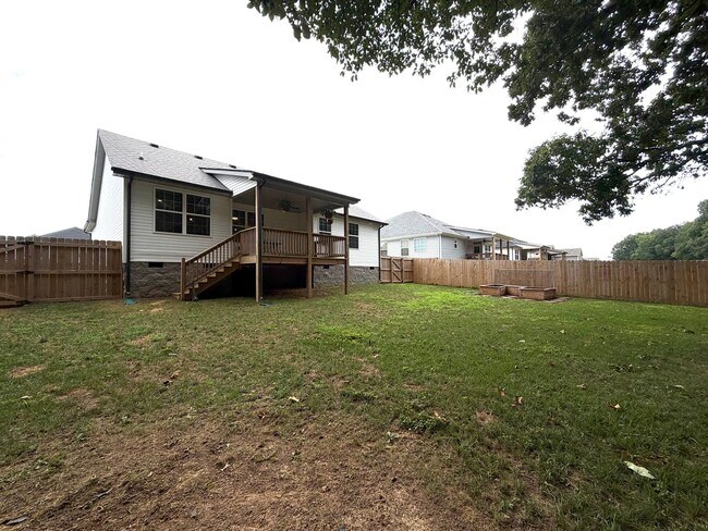 Building Photo - 750 Gleason Dr
