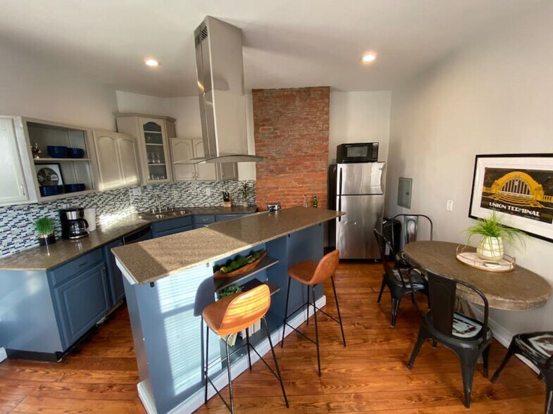 Building Photo - 424 Liberty Hl