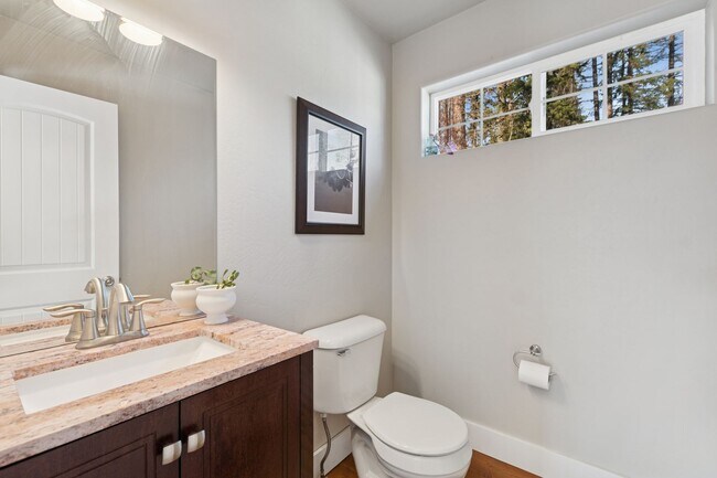 Building Photo - Cute Whitefish Home close to the Footbridge