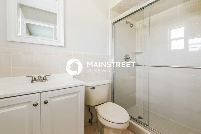 Building Photo - 3 Bedroom Pet-Friendly Home in ALTAMONTE SPRINGS, FL with Main Street Renewal
