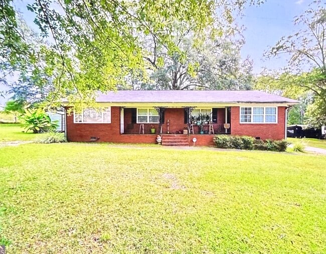 Primary Photo - 104 Bowen St