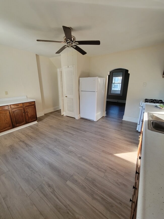 Building Photo - 1205 Priestley Ave