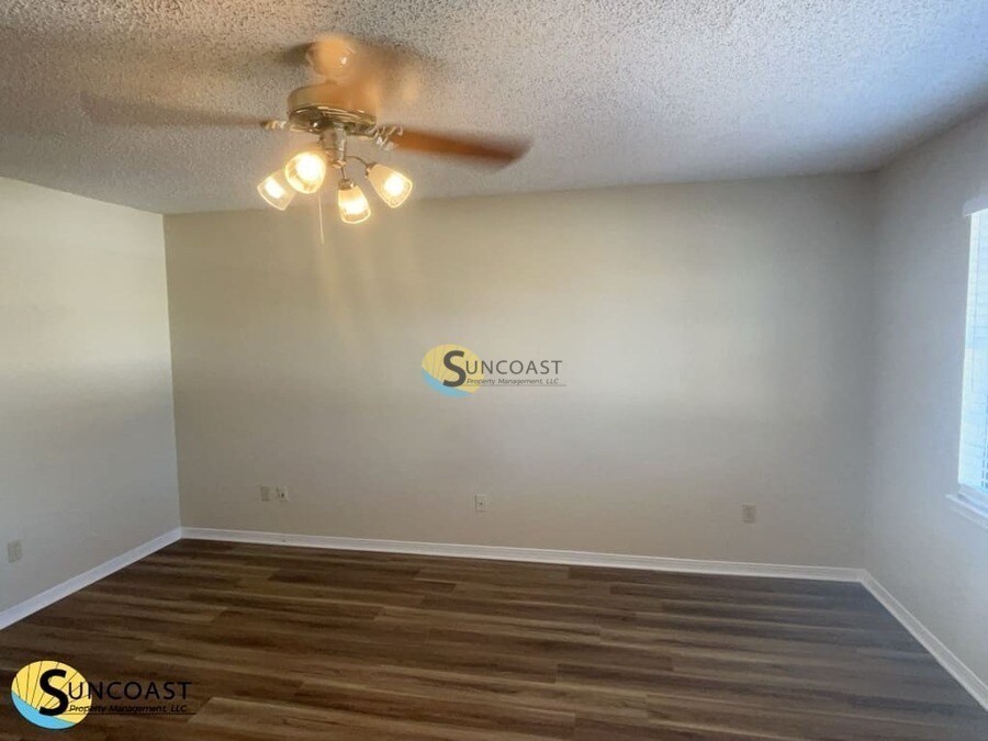 Building Photo - 8702 Bandera Cir S
