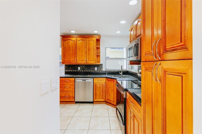 Building Photo - 305 S Ketch Dr