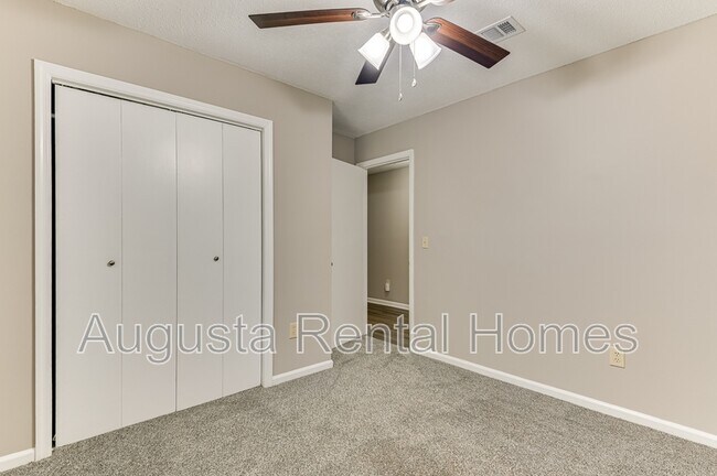 Building Photo - 2960 Glenn Hills Dr