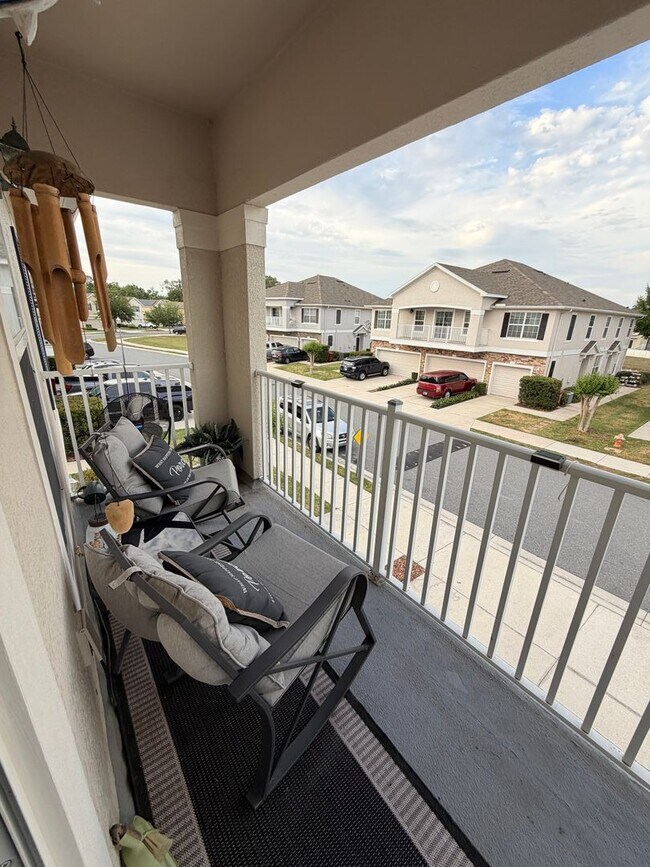 Building Photo - 2319 Tanbark Ridge Pl