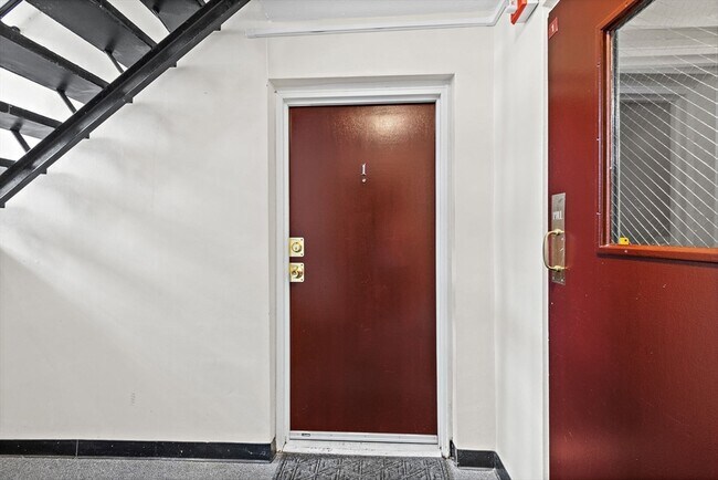 Building Photo - 56 Coffey St