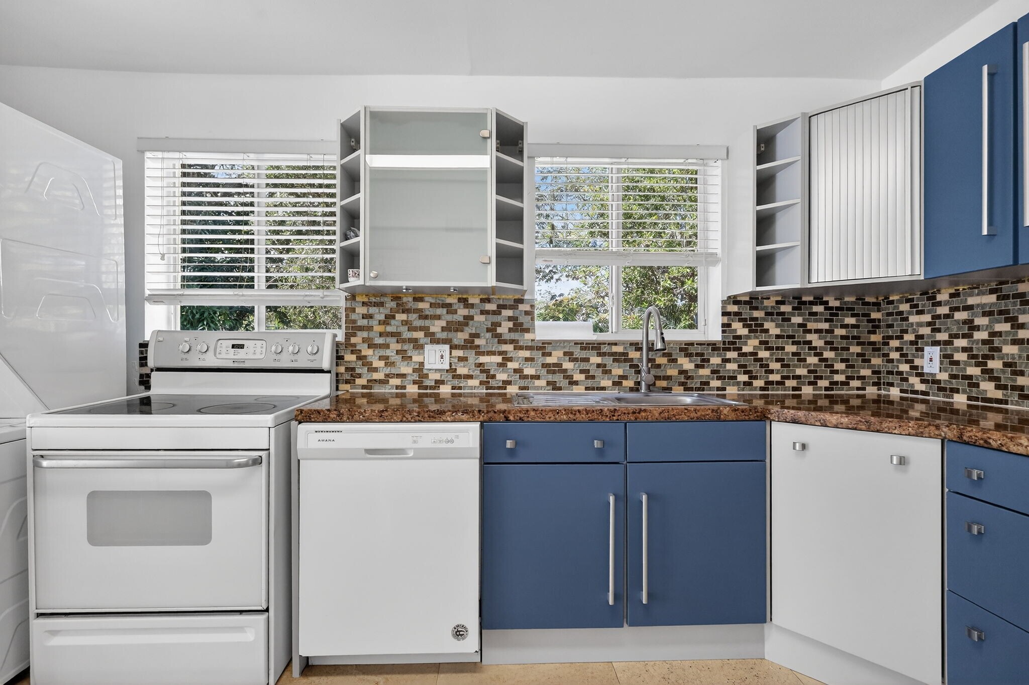 Building Photo - 825 NE 120th St