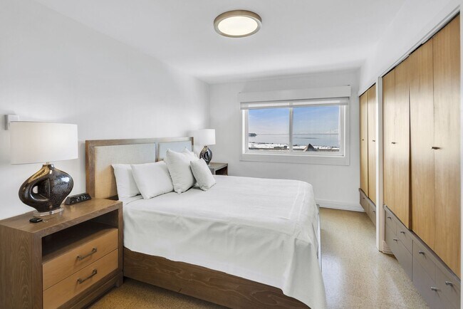 Building Photo - Downtown Anchorage Two Bedroom Two Bath wi...