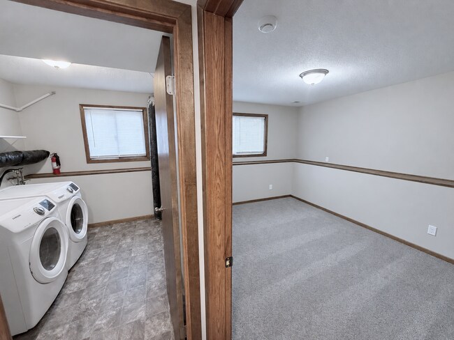 Building Photo - 8820-8822 Griggs Ave