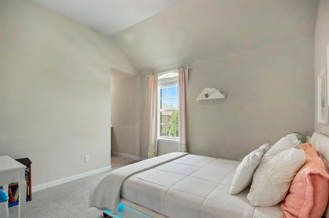 Building Photo - 2124 Dublin Ct