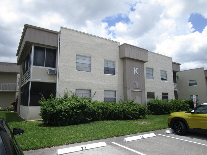 Building Photo - 517 Flanders K