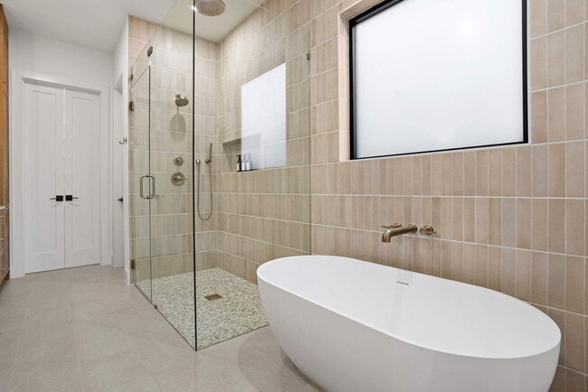 Building Photo - 8922 San Benito Way