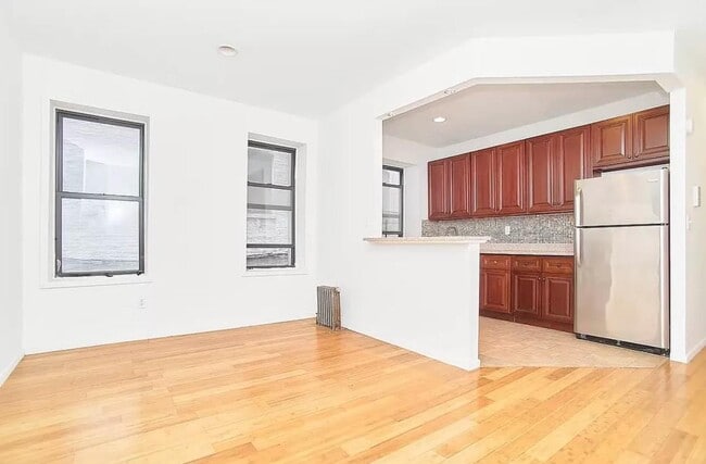Building Photo - 501 W 135th St