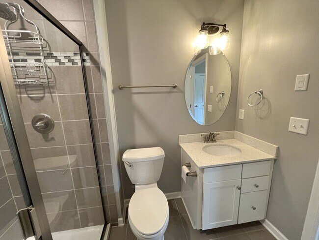 Building Photo - SPACIOUS FRANKLIN HOME WITH UPGRADES