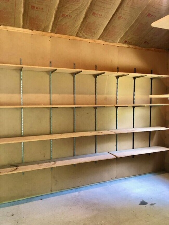 Building Photo - Sweet 4 Bedroom 2.5 Bath Home in Great Fishers Location Within Walking Distance to the Nickel Pla...