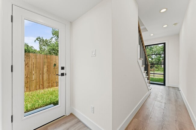 Building Photo - 4104 Alice St