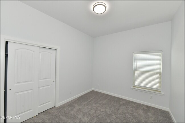 Building Photo - 142 Ruth Trl