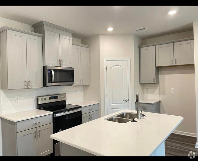 Building Photo - 103 Joneshaven Dr