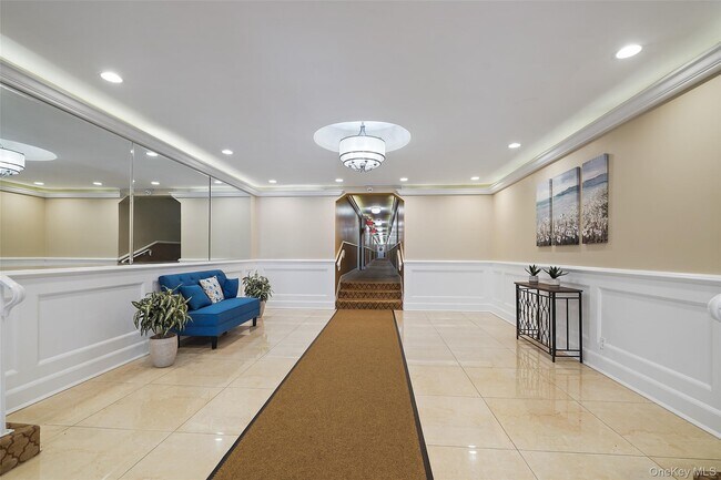 Building Photo - 1 Oakridge Pl