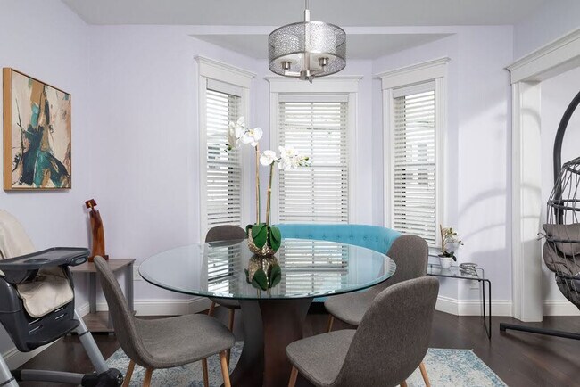 Building Photo - 810 Broadway-SI ID1511377P