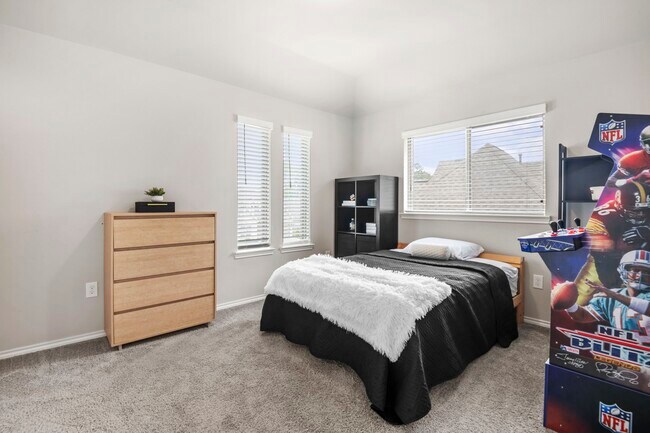 Building Photo - 21631 Cascades Pass Ct