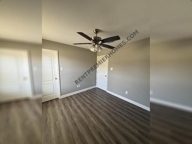 Building Photo - 55 Buena Vis Dr