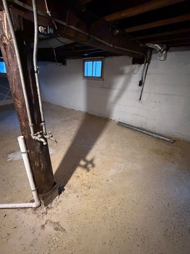 Building Photo - 306 Dawes St